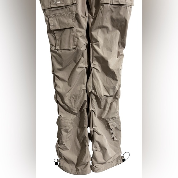 NWT Women’s Smoke Rise Stacked Cargo Overalls - Picture 5 of 16